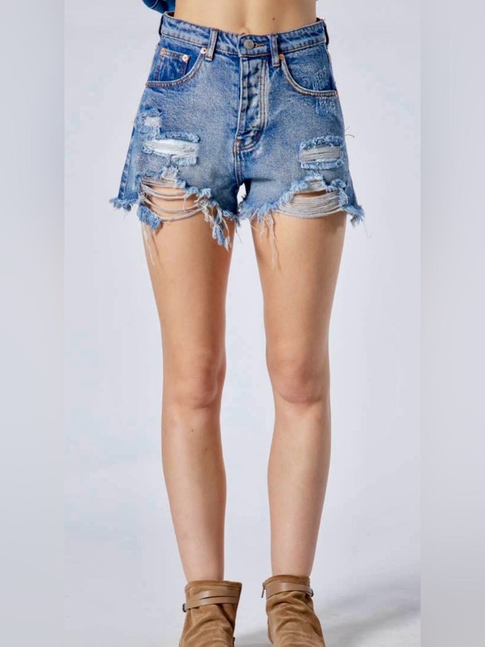 NWT! Signature 8 Distressed Festival Jean Cutoff Shorts medium wash